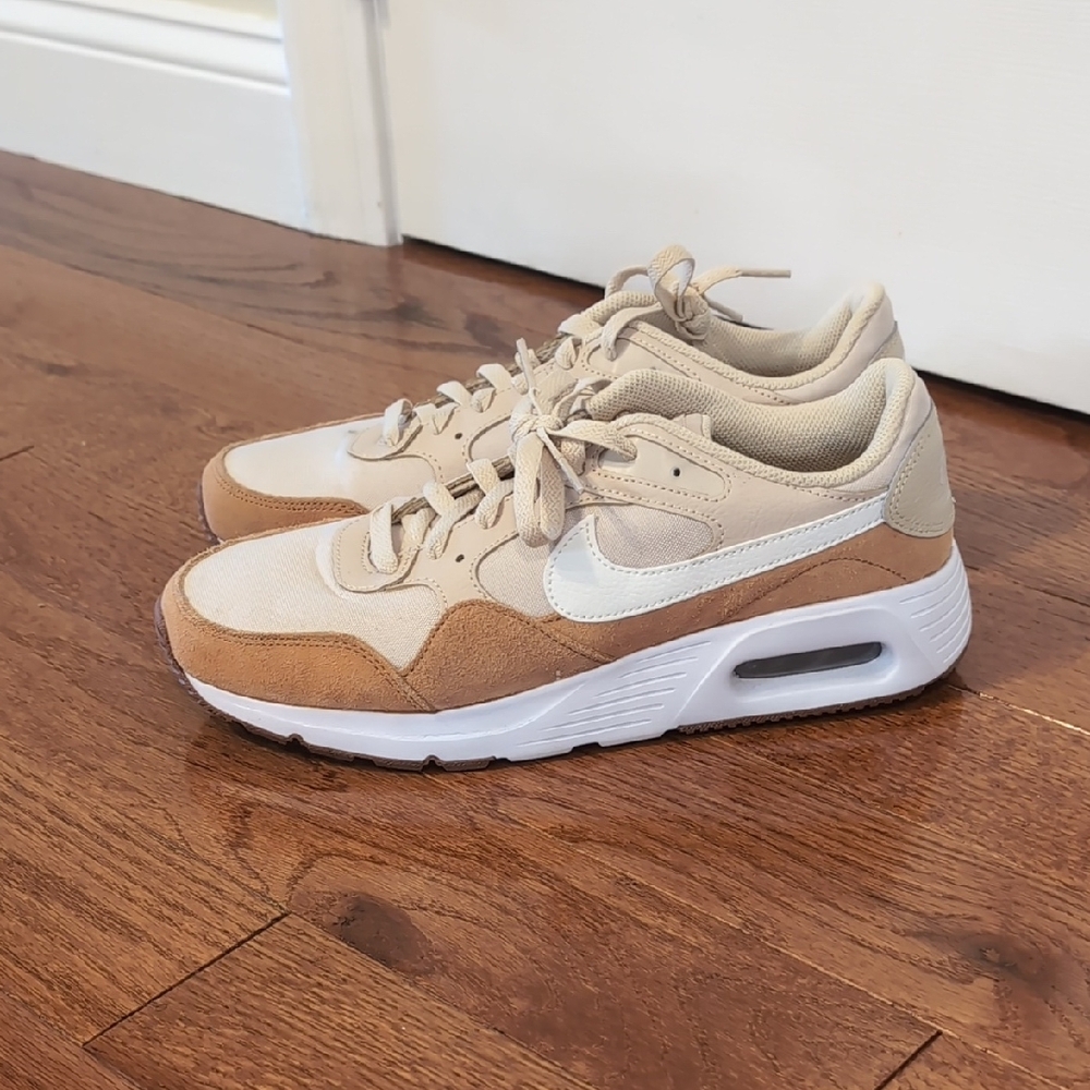Nike Men's Sneakers in Beige and Tan with White Swoosh